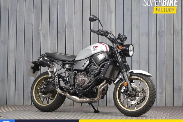 YAMAHA XSR700