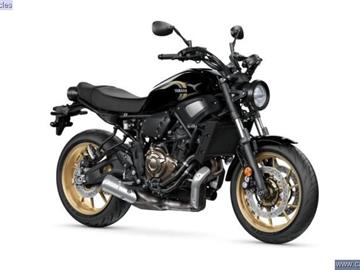 YAMAHA XSR700