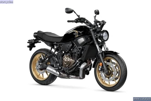 YAMAHA XSR700