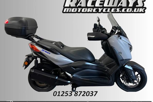 YAMAHA XMAX 300