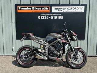 TRIUMPH STREET TRIPLE 765 RS 