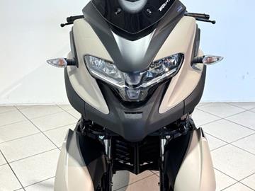 YAMAHA TRICITY 300