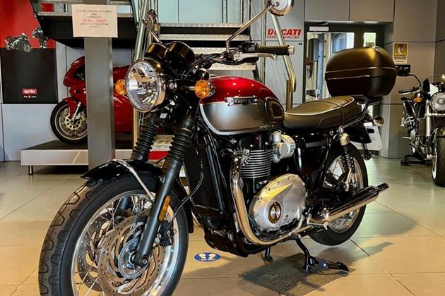 TRIUMPH BONNEVILLE T120