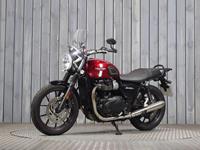 TRIUMPH STREET TWIN