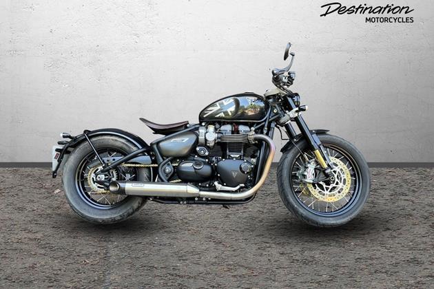 TRIUMPH BONNEVILLE BOBBER