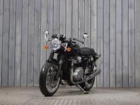 TRIUMPH THRUXTON 1200