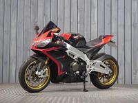 APRILIA RSV4