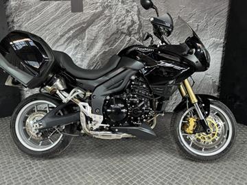 TRIUMPH TIGER 1050