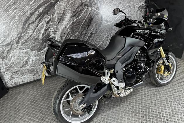 TRIUMPH TIGER 1050