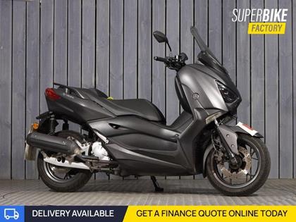 YAMAHA XMAX 125