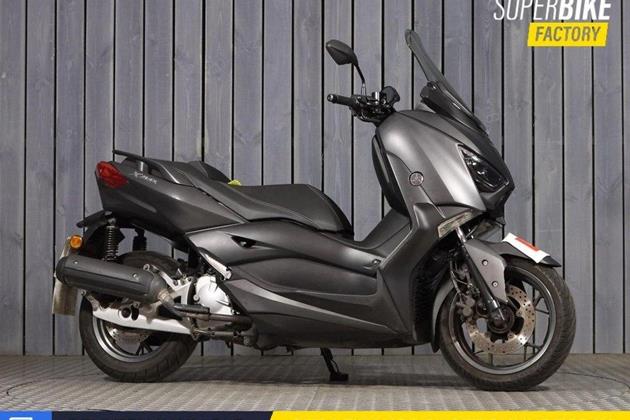 YAMAHA XMAX 125