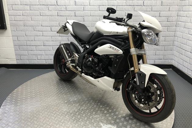 TRIUMPH SPEED TRIPLE 1050