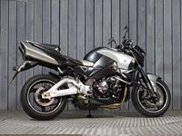 SUZUKI GSX1300 B-KING