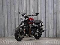 TRIUMPH SPEED TWIN 1200