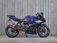 YAMAHA R7