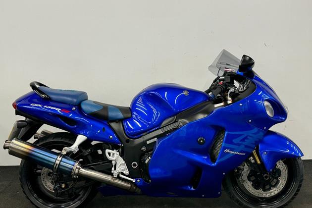 SUZUKI GSX1300R HAYABUSA