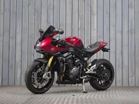 TRIUMPH SPEED TRIPLE 1200 RR