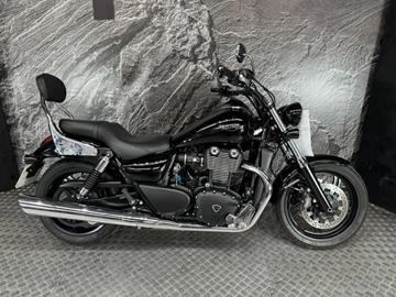 TRIUMPH THUNDERBIRD 1700