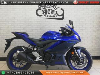 YAMAHA R3 