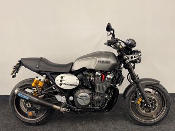 YAMAHA XJR1300