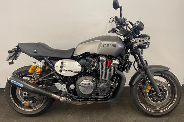 YAMAHA XJR1300