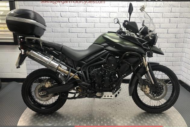 TRIUMPH TIGER 800