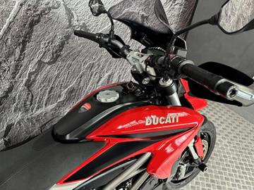 DUCATI HYPERSTRADA 821