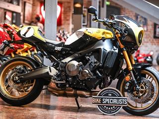 YAMAHA XSR900 