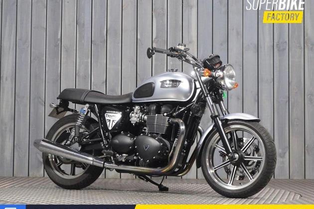 TRIUMPH BONNEVILLE 900