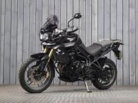 TRIUMPH TIGER 800