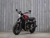 TRIUMPH SPEED TWIN 1200