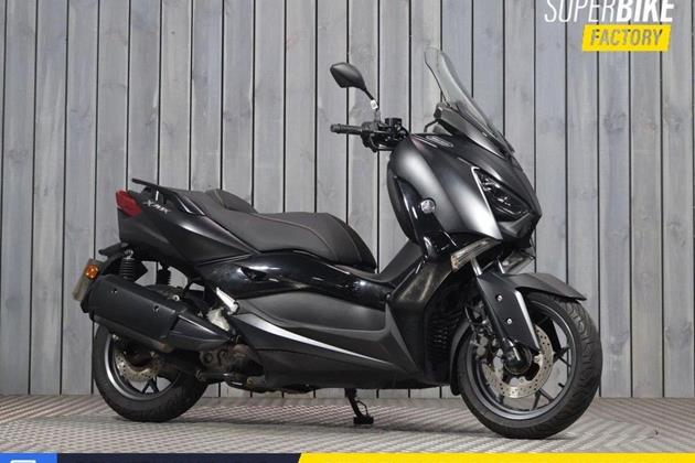 YAMAHA XMAX 300