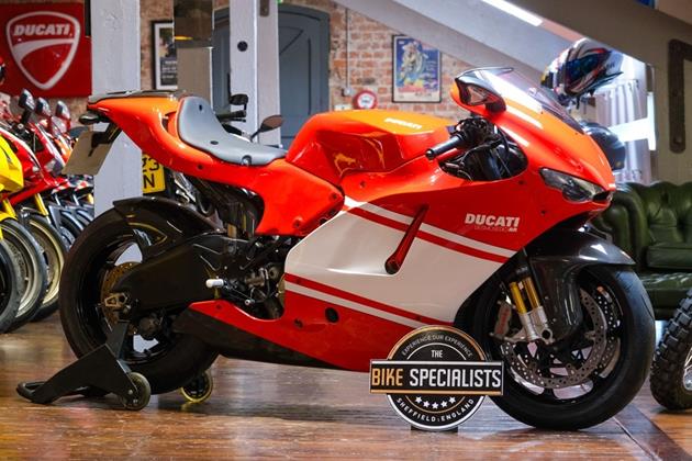 DUCATI 848