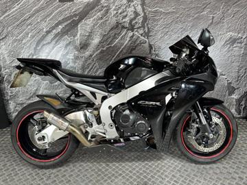 HONDA CBR1000RR FIREBLADE