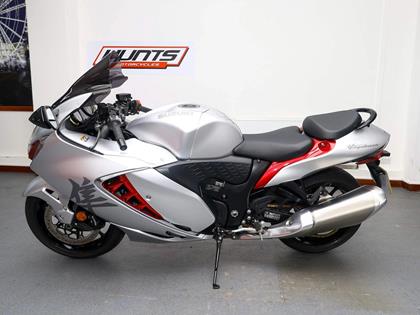 SUZUKI GSX1300R HAYABUSA