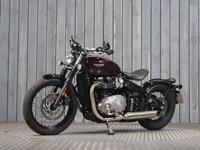 TRIUMPH BONNEVILLE BOBBER