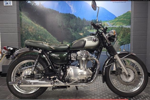 KAWASAKI W800