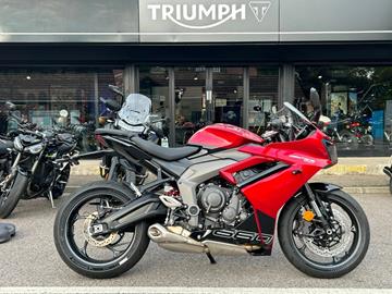 TRIUMPH DAYTONA 660