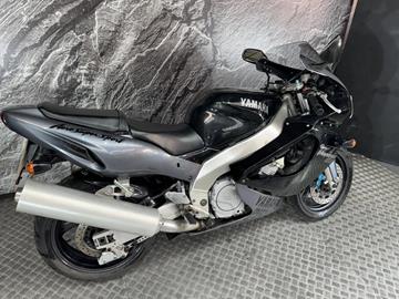 YAMAHA YZF1000 THUNDERACE