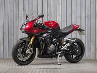 TRIUMPH SPEED TRIPLE 1200 RR