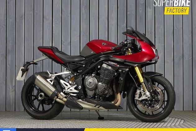 TRIUMPH SPEED TRIPLE 1200 RR