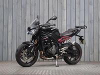 TRIUMPH STREET TRIPLE 765 R