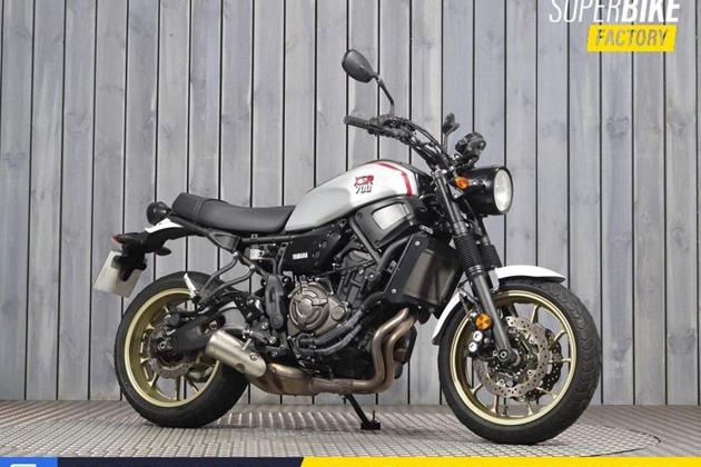 YAMAHA XSR700