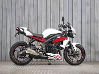 TRIUMPH STREET TRIPLE 675