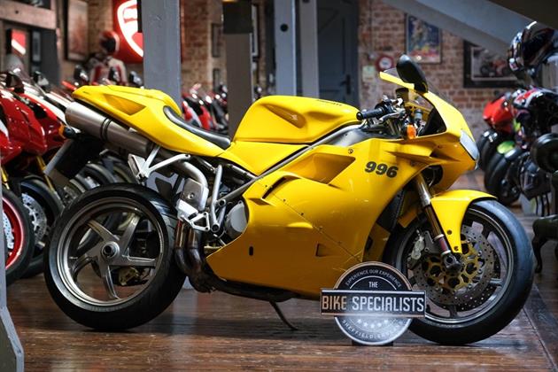 DUCATI 996