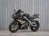 TRIUMPH DAYTONA MOTO2 765