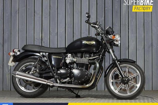 TRIUMPH BONNEVILLE 900