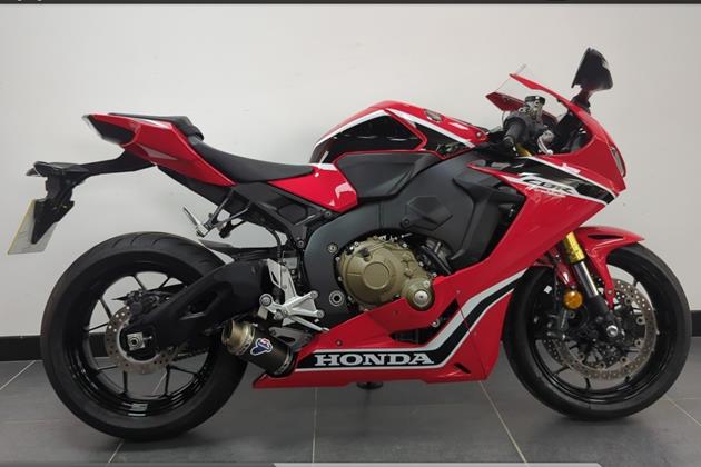 HONDA CBR1000RR FIREBLADE