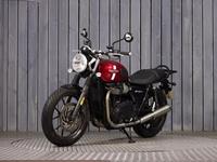 TRIUMPH STREET TWIN