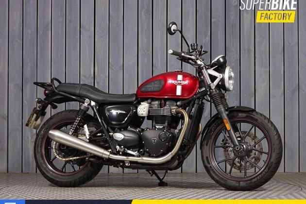 TRIUMPH STREET TWIN